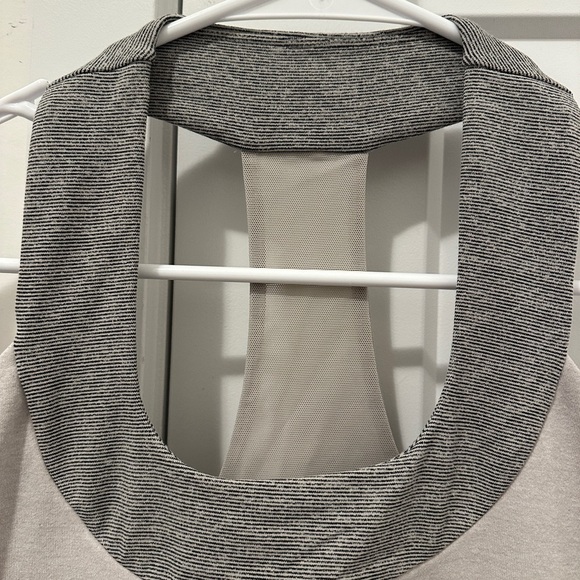 Lululemon Vintage Grey White Halter Workout Tank Top Size 8 Women’s Y2K - Picture 5 of 12